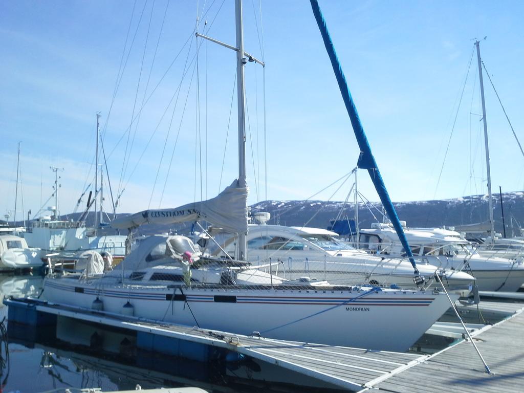 מלון Krokelvdalen Norwavey, Sleep In A Boat מראה חיצוני תמונה