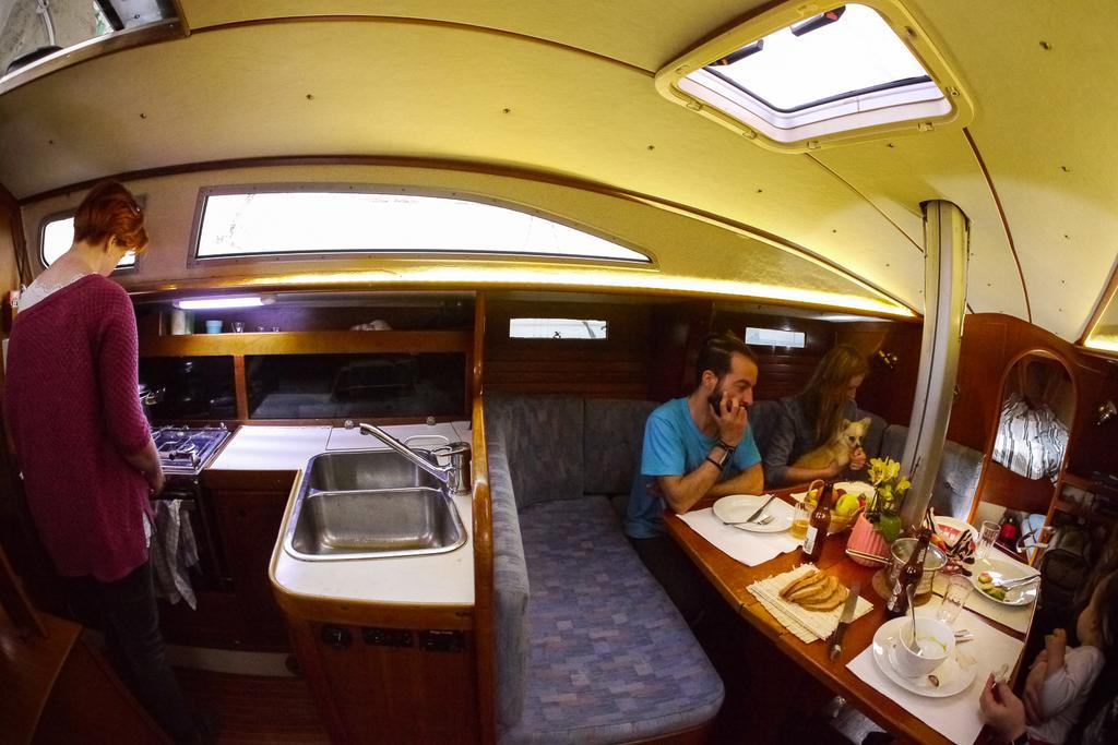 מלון Krokelvdalen Norwavey, Sleep In A Boat מראה חיצוני תמונה